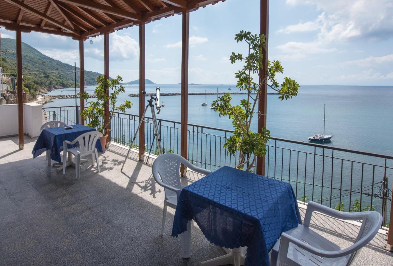 Orfanos Loutraki Rooms מראה חיצוני תמונה