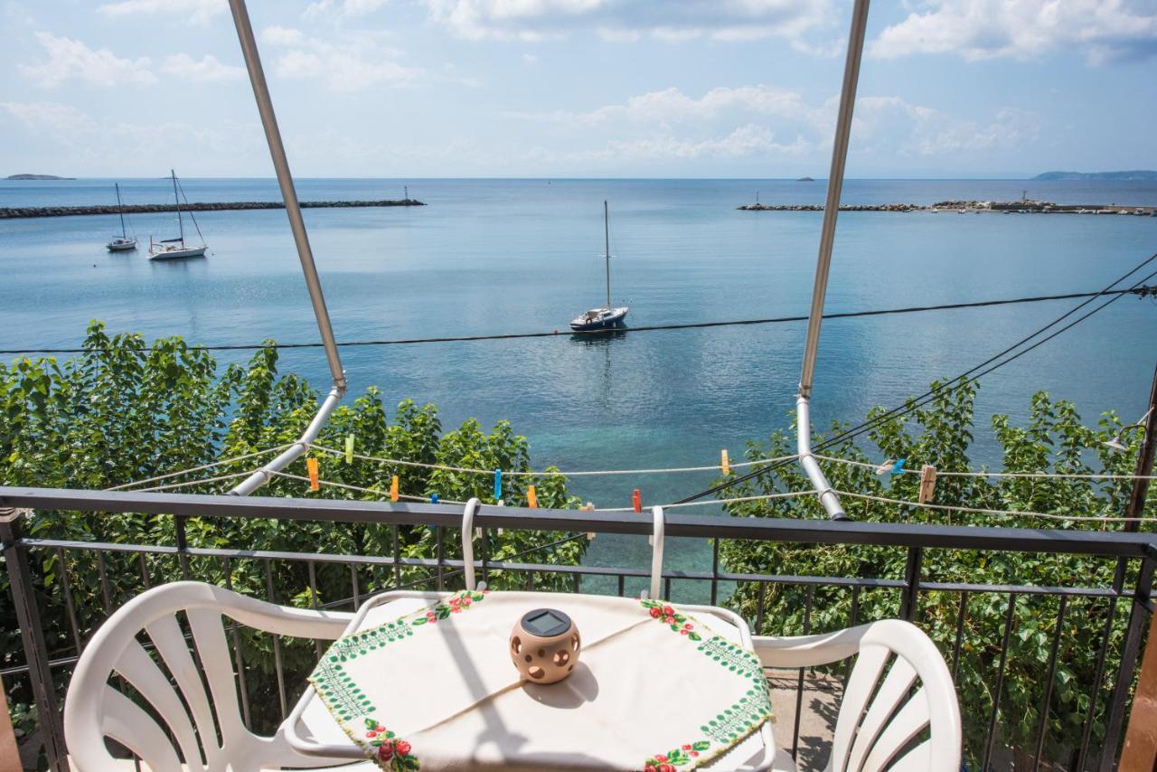 Orfanos Loutraki Rooms מראה חיצוני תמונה