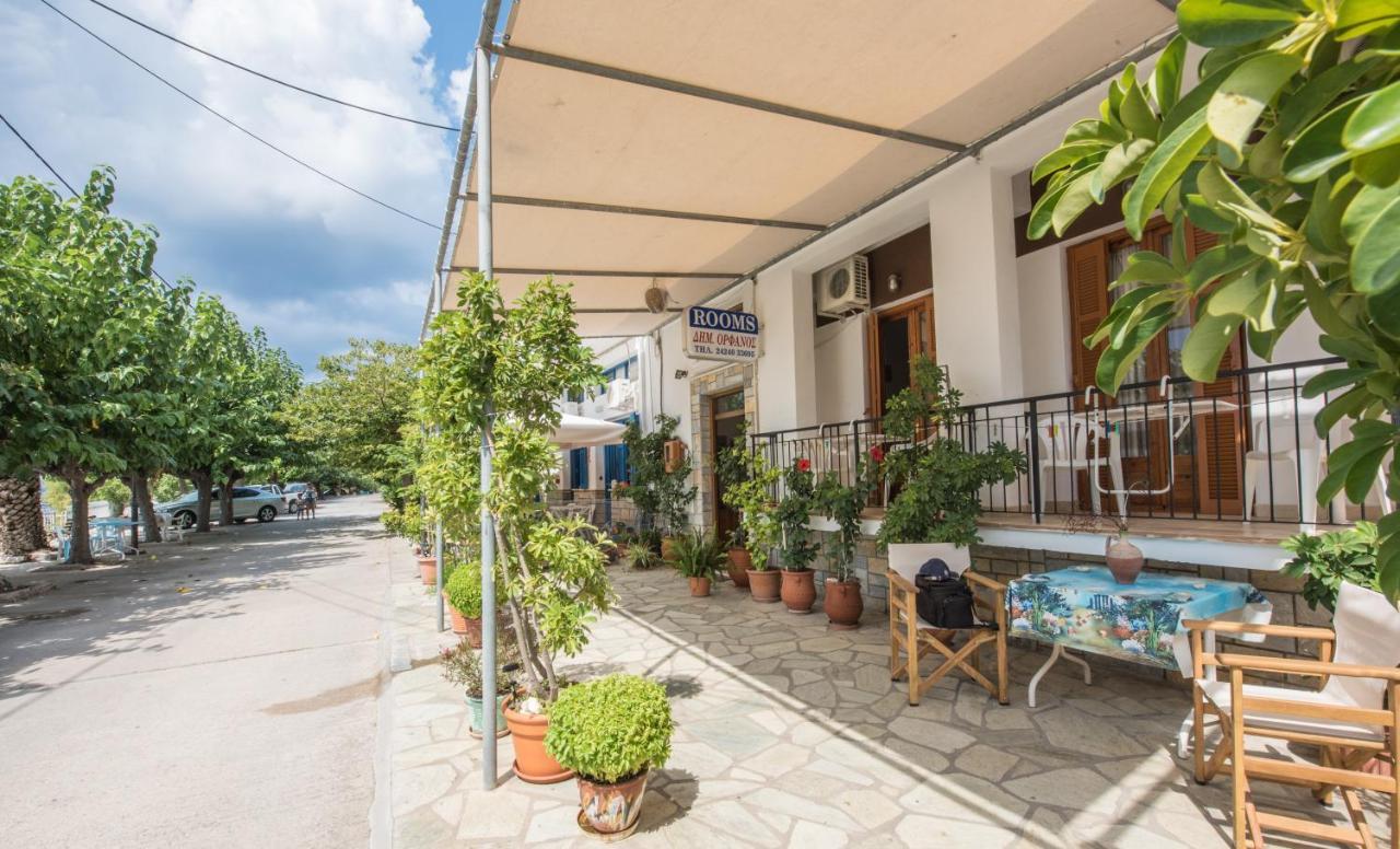 Orfanos Loutraki Rooms מראה חיצוני תמונה