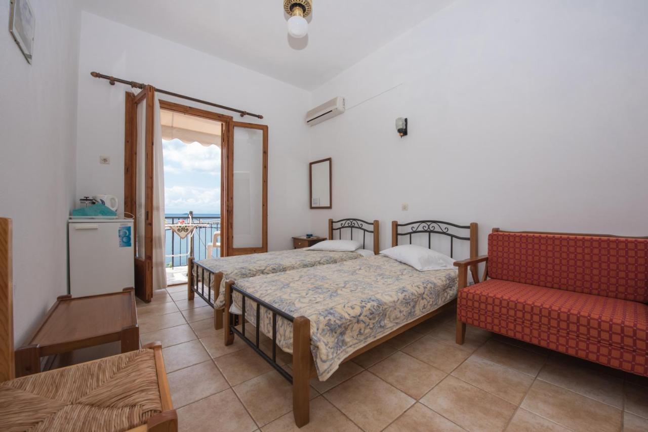 Orfanos Loutraki Rooms מראה חיצוני תמונה